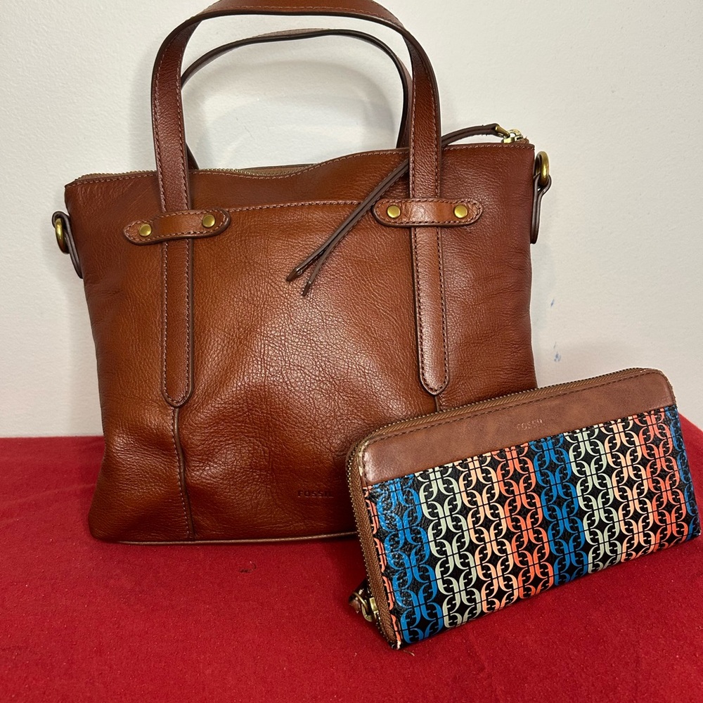 Fossil Bag With Wallet - image 3